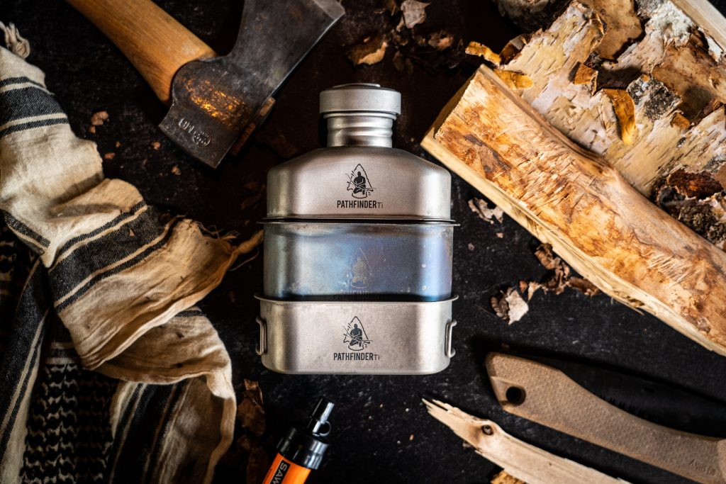 Les scies de bushcraft et survie : indispensables pour la coupe du bois